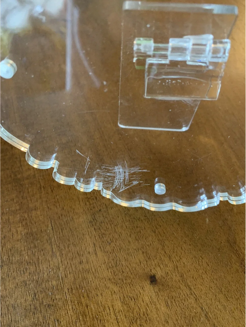 Set of 3 round Acrylic Frames Scallop Edges